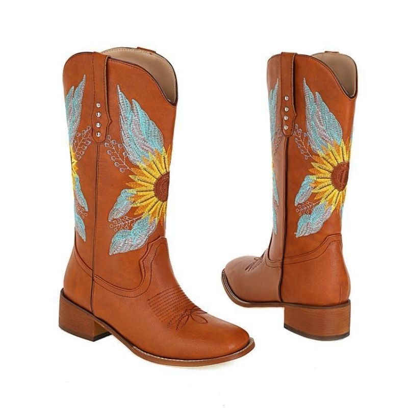 Customized Contrast Sunflower Embroidered Western Boots