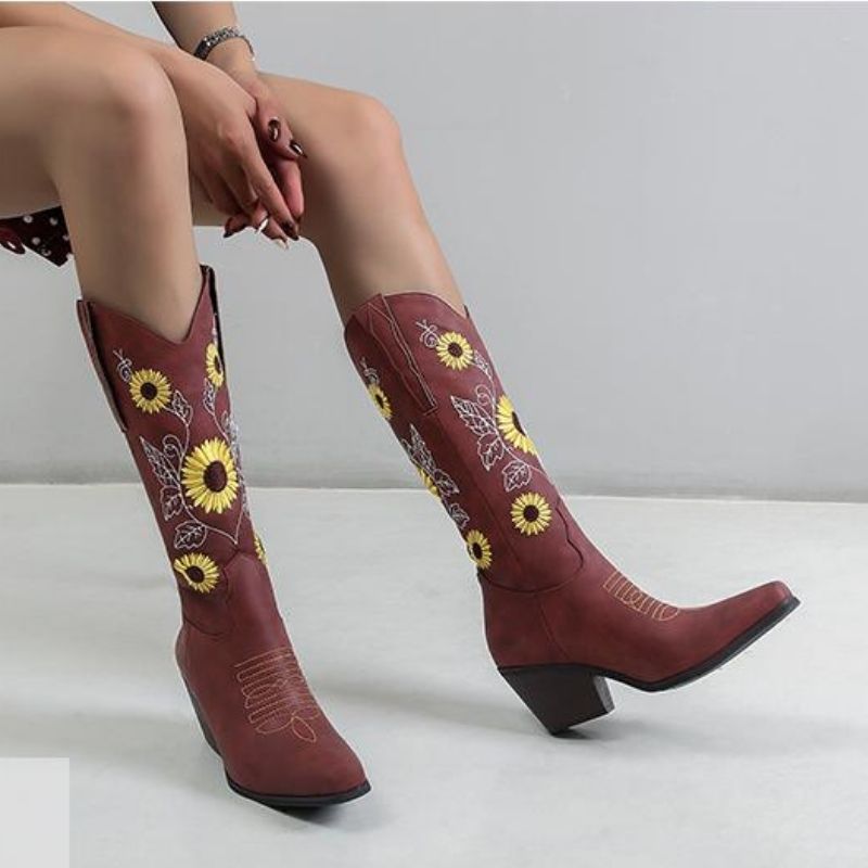 Customized Daisy Embroidered Western Boots