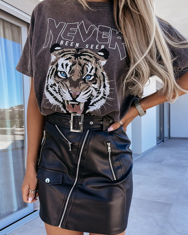 To Be Tiger Letter Printed Cozy T-shirt - Black ss-tops oh!My Lady 